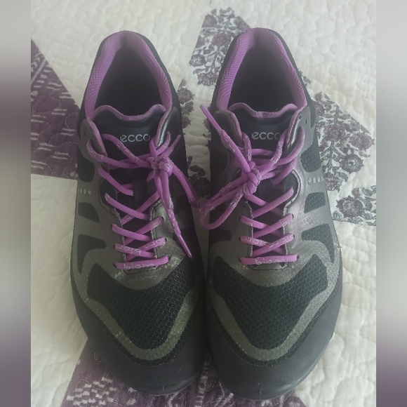 Ecco Biom Women's Sneakers Size US 9 EU 40 Black Purple Athletic Casual Shoes - Picture 3 of 12